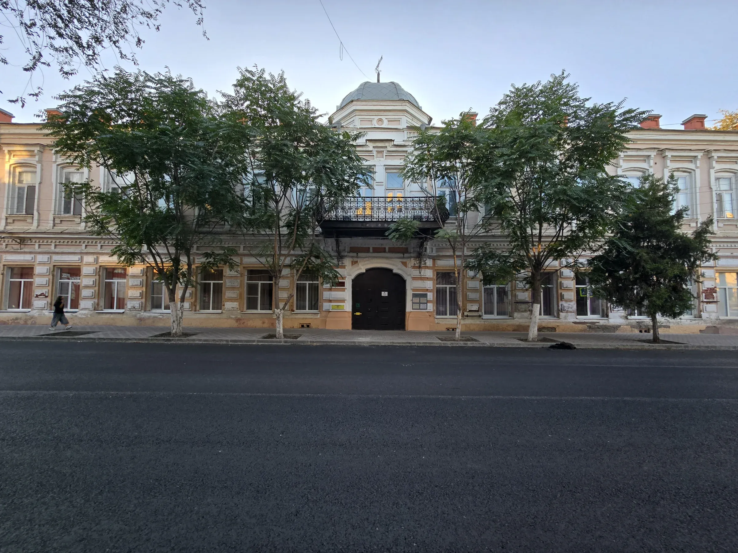 Το πρώην αρχοντικό του εμπόρου Χράμοφ, που στεγάζει σχολείο